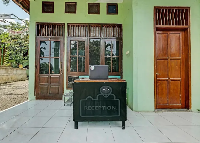 Oyo Life 91682 Homestay Sriti Semarang, Indonesia
