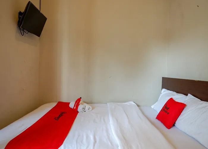 RedDoorz near Stasiun Tawang Semarang Hotel, Indonesia