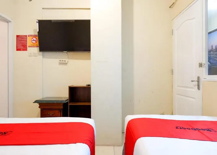 Reddoorz Near Universitas Diponegoro Semarang 2, Indonesia